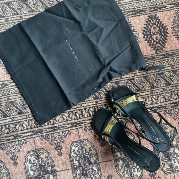 Giuseppe Zanotti Heels (Sz 37.5) - Picture 7 of 9